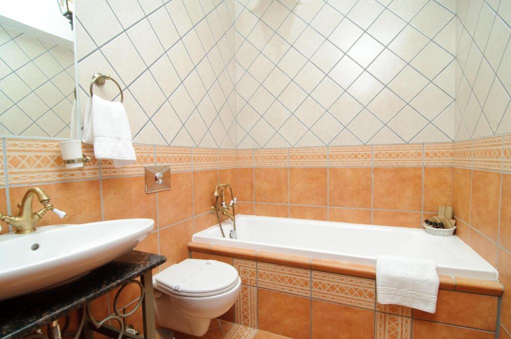 Pensiunea El Quatro Gura Humorului Room photo